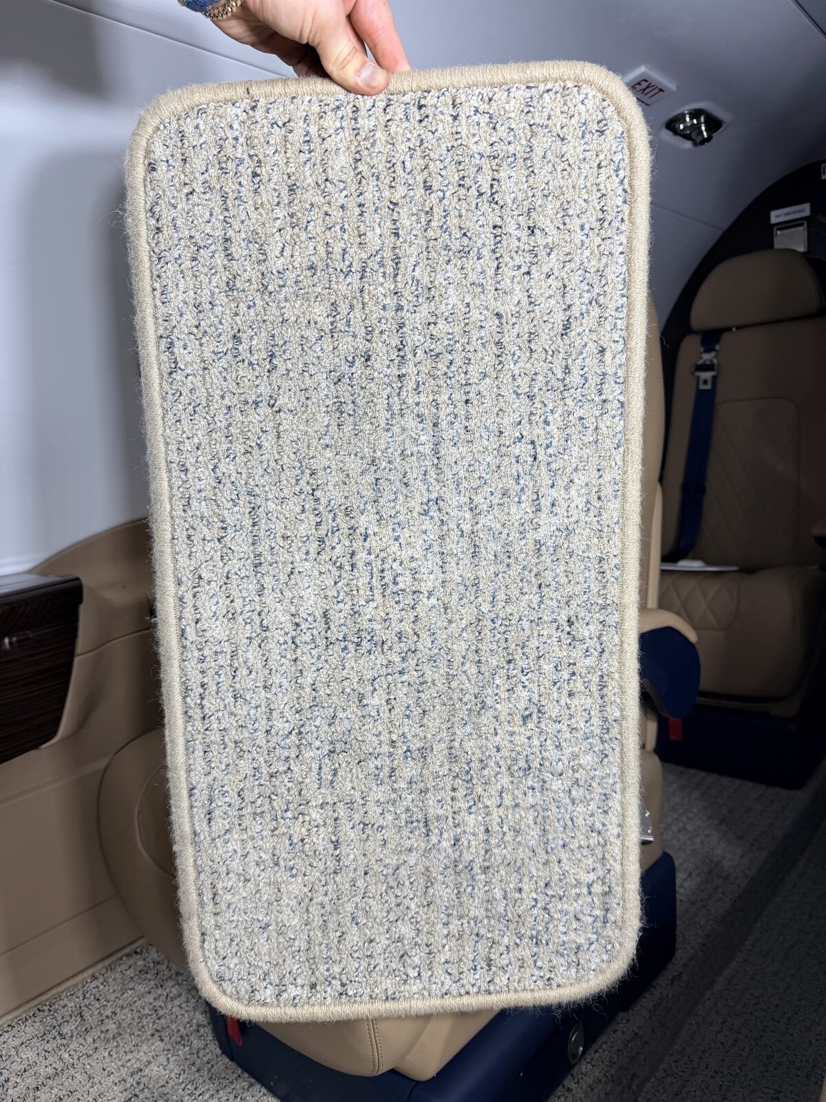 After: carpet aisle section following targeted extraction in Phenom 300