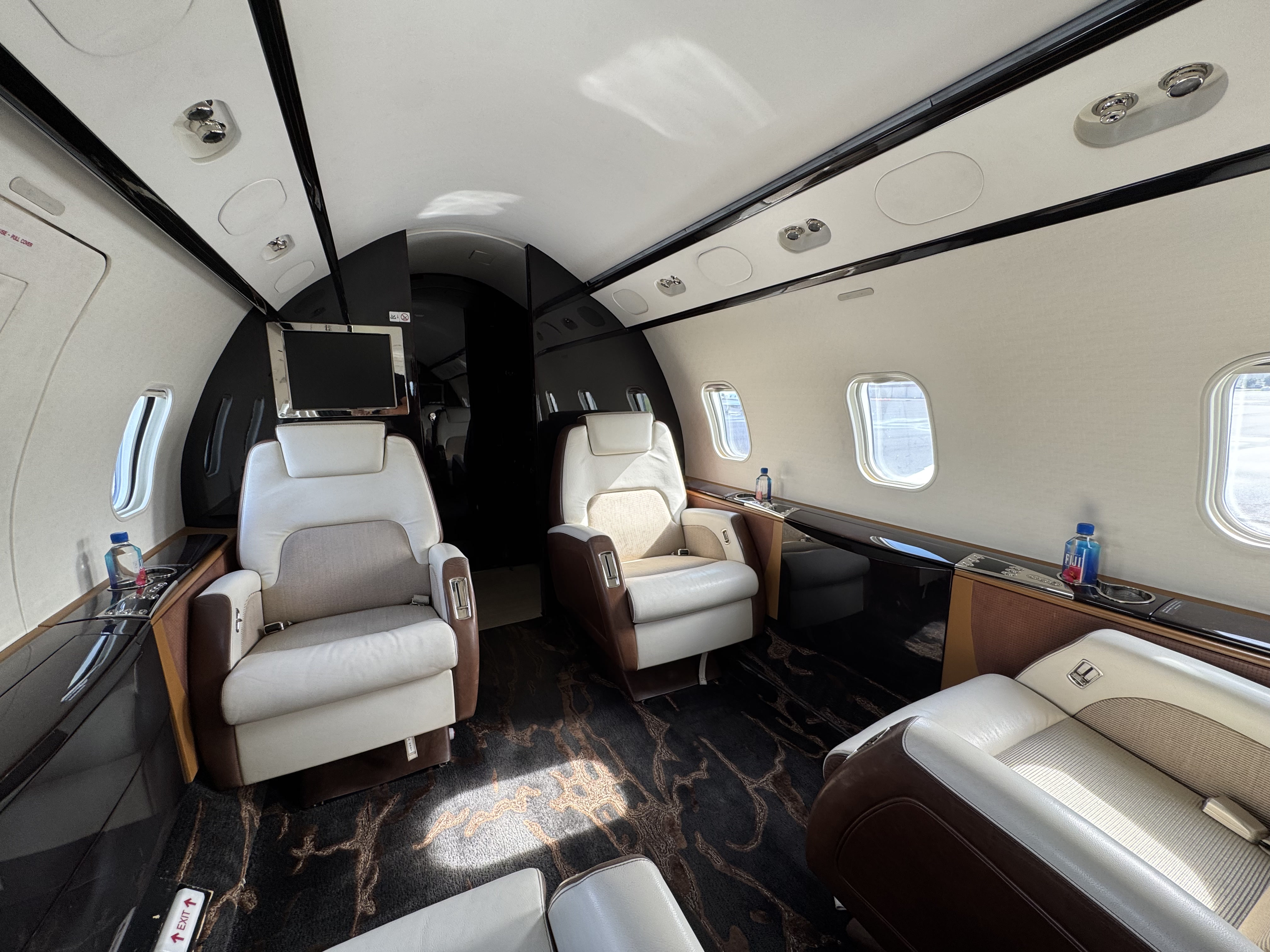 Heavy jet interior lounge divan cabin aircraft detailing
