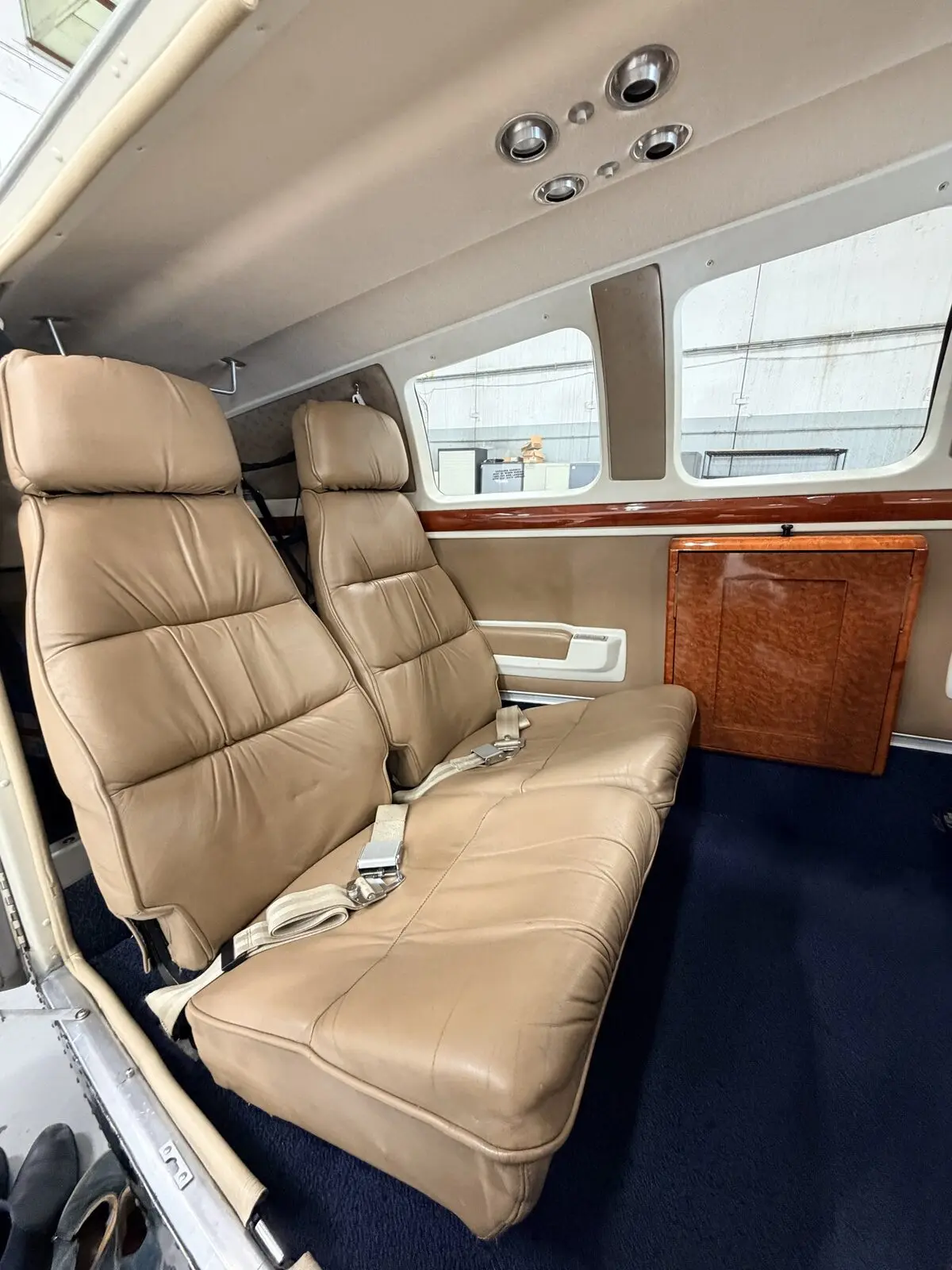 After: Baron 58 cabin aisle and club seating presentation