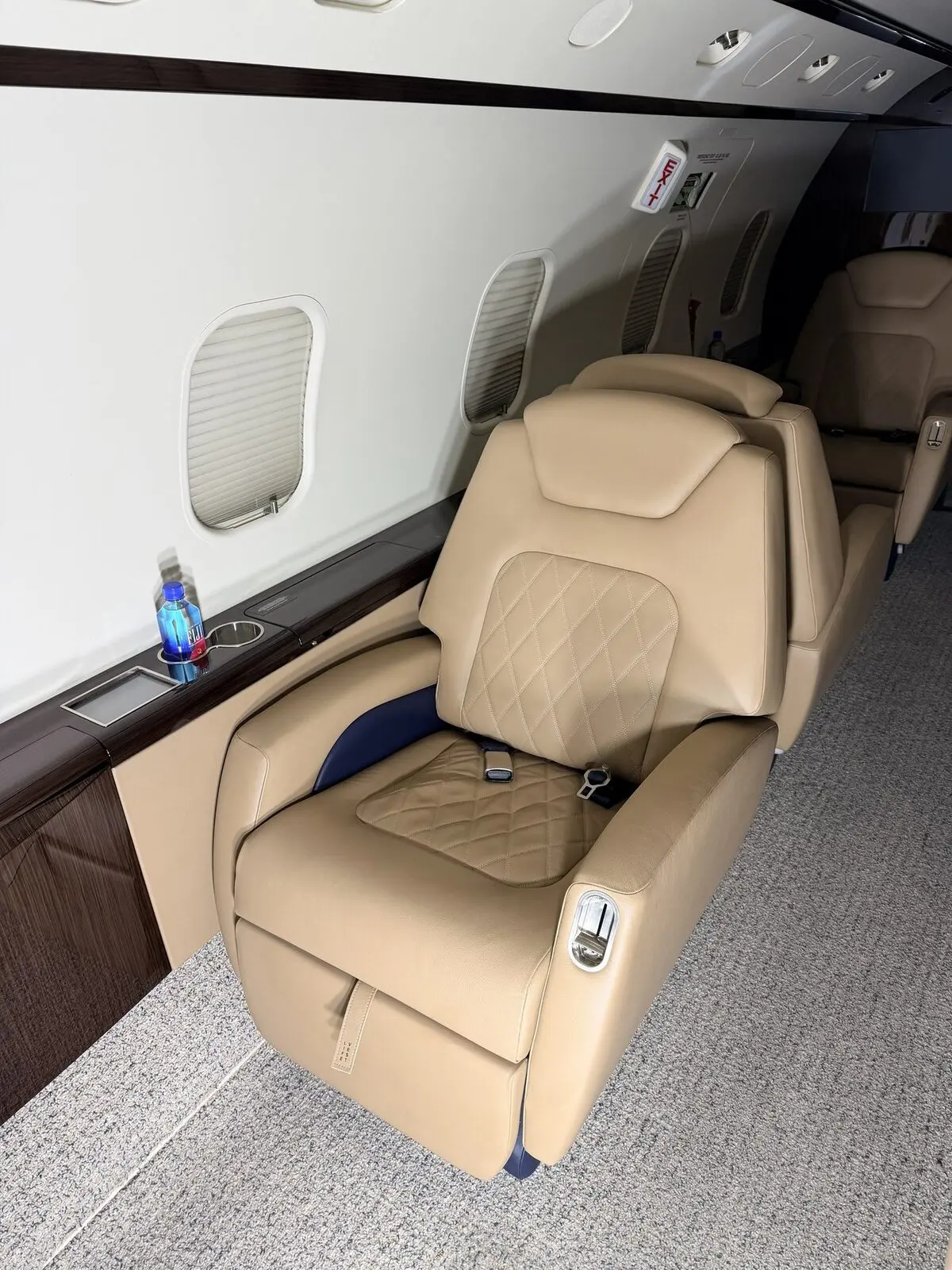 After: sidewall, window, seat, and carpet presentation on the Challenger 300