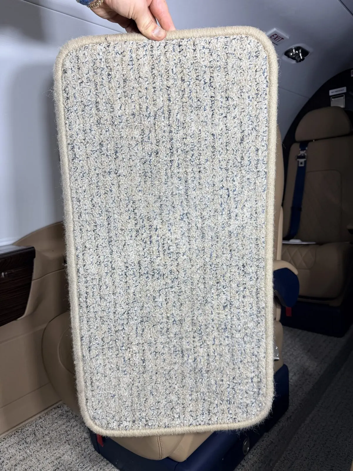 After: carpet aisle section following targeted extraction in Phenom 300